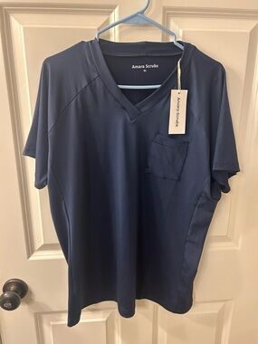 Women’s Amara Navy V-Neck Scrub Top Size XL